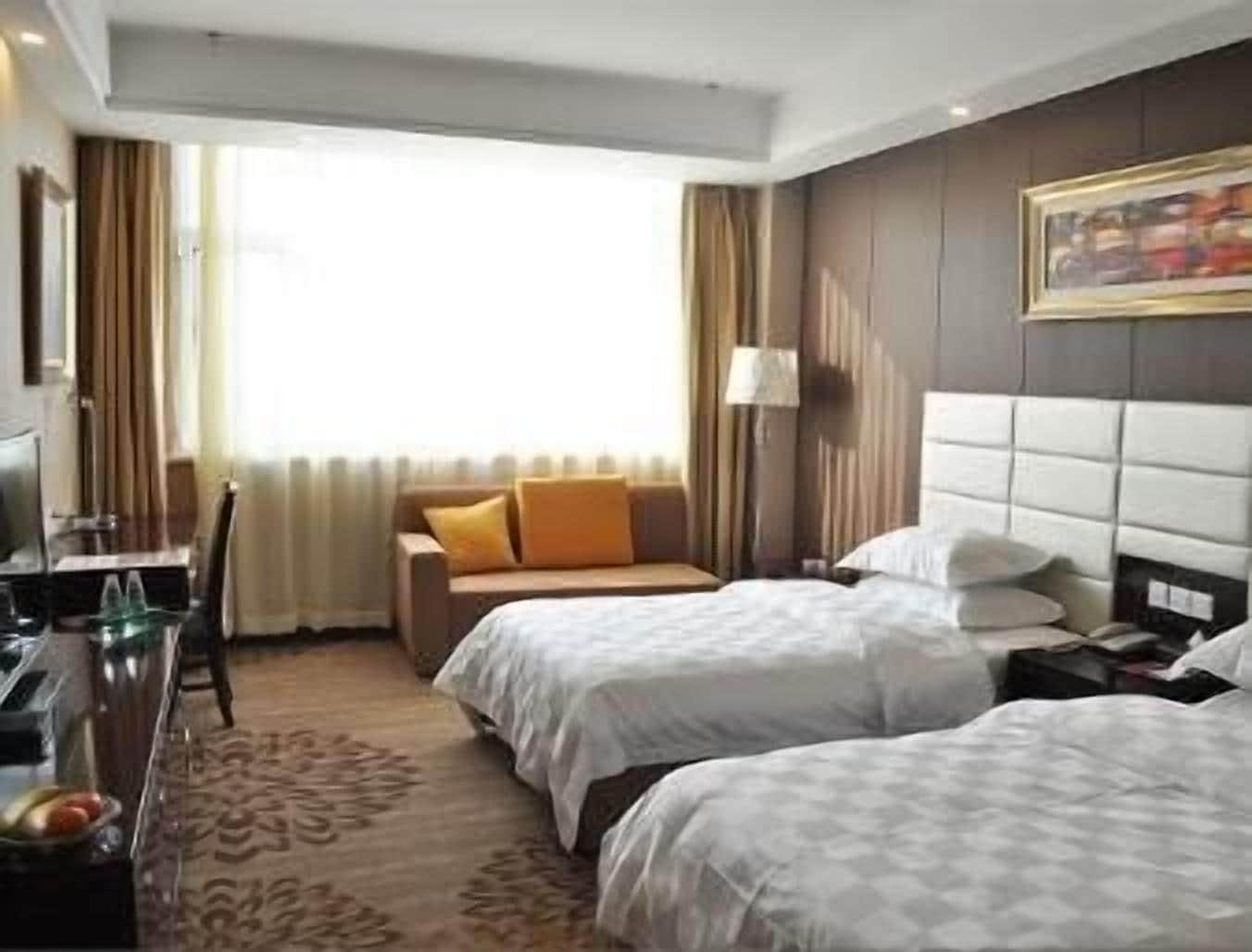 Ramada Linyi North Hotell Exteriör bild